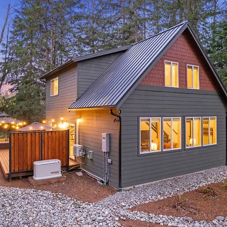 Hikers Haven With Hot Tub - Near Mt Rainier! Villa Ashford Dış mekan fotoğraf